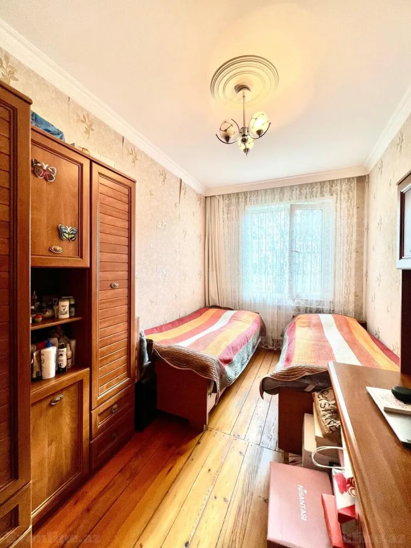 Satılır 3 otaqlı Mənzil Köhnə tikili 75 m² Gənclik m. - şəkil 5