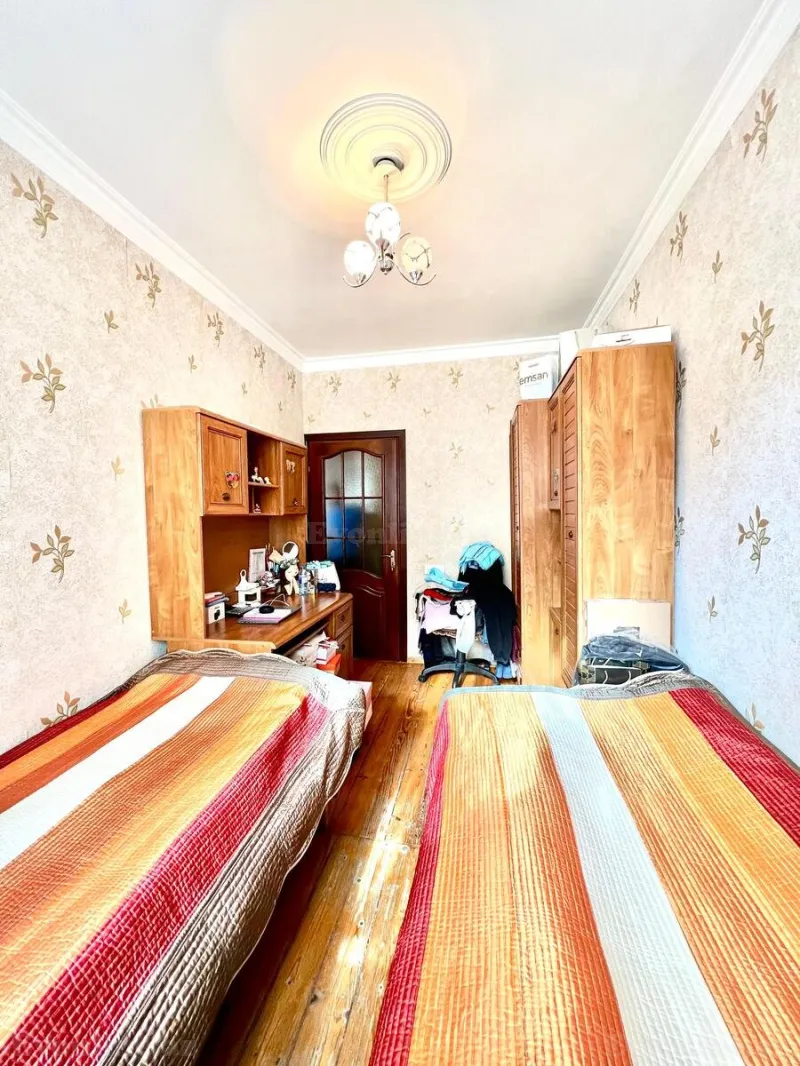 Satılır 3 otaqlı Mənzil Köhnə tikili 75 m² Gənclik m. - şəkil 6