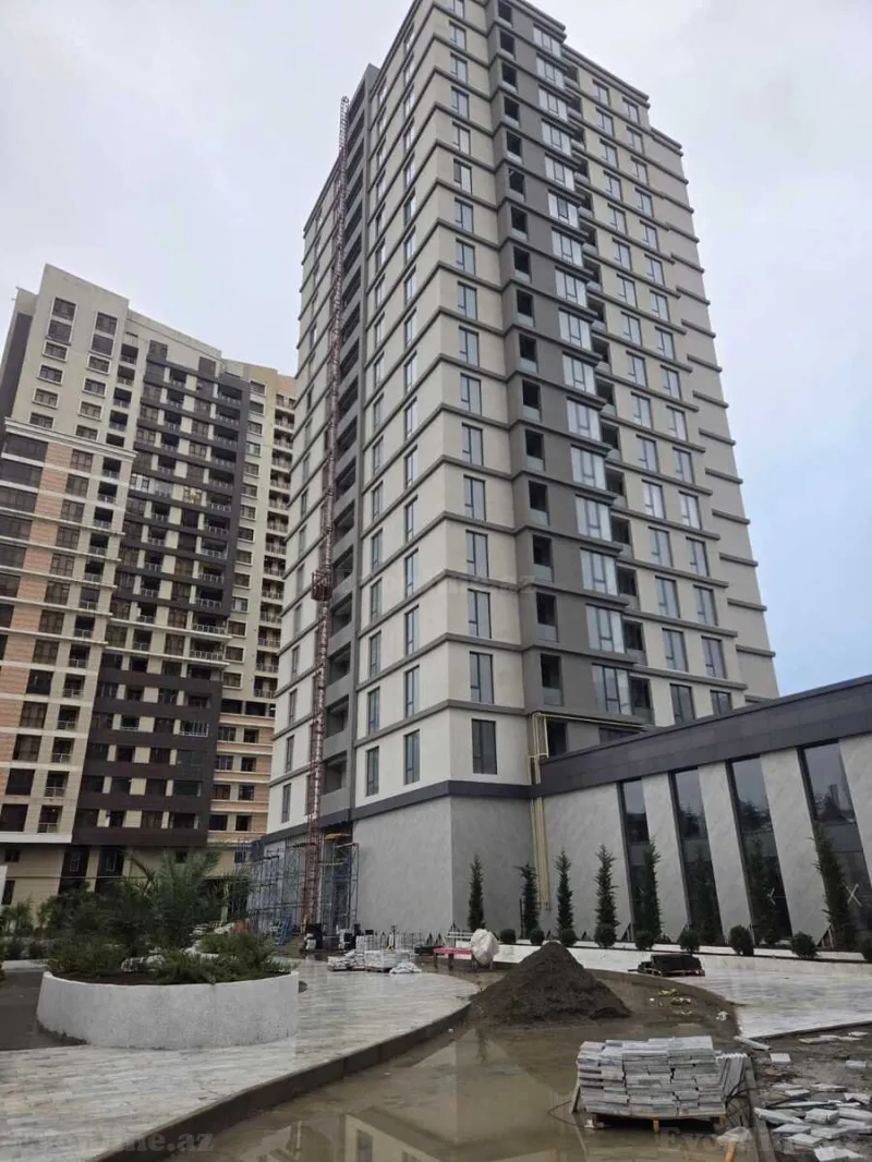 Satılır 3 otaqlı Mənzil Yeni tikili 133 m² 28 May m.