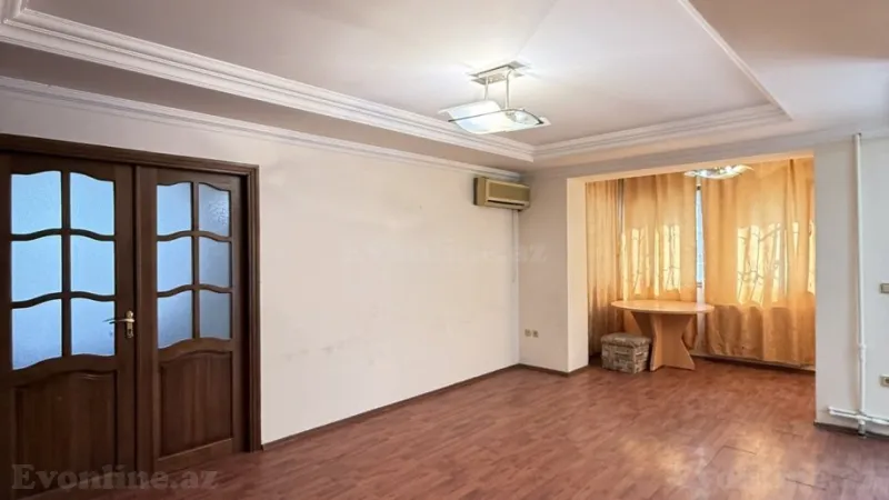 Satılır 2 otaqlı Mənzil Köhnə tikili 55 m² İnşaatçılar m. - şəkil 2