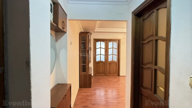 Satılır 2 otaqlı Mənzil Köhnə tikili 55 m² İnşaatçılar m. - şəkil 8