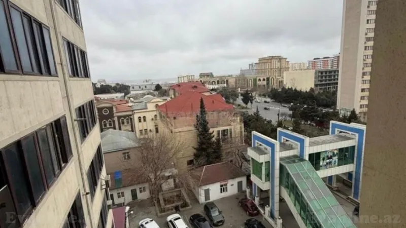 Satılır 2 otaqlı Mənzil Köhnə tikili 50 m² 8-ci mikrorayon - şəkil 2