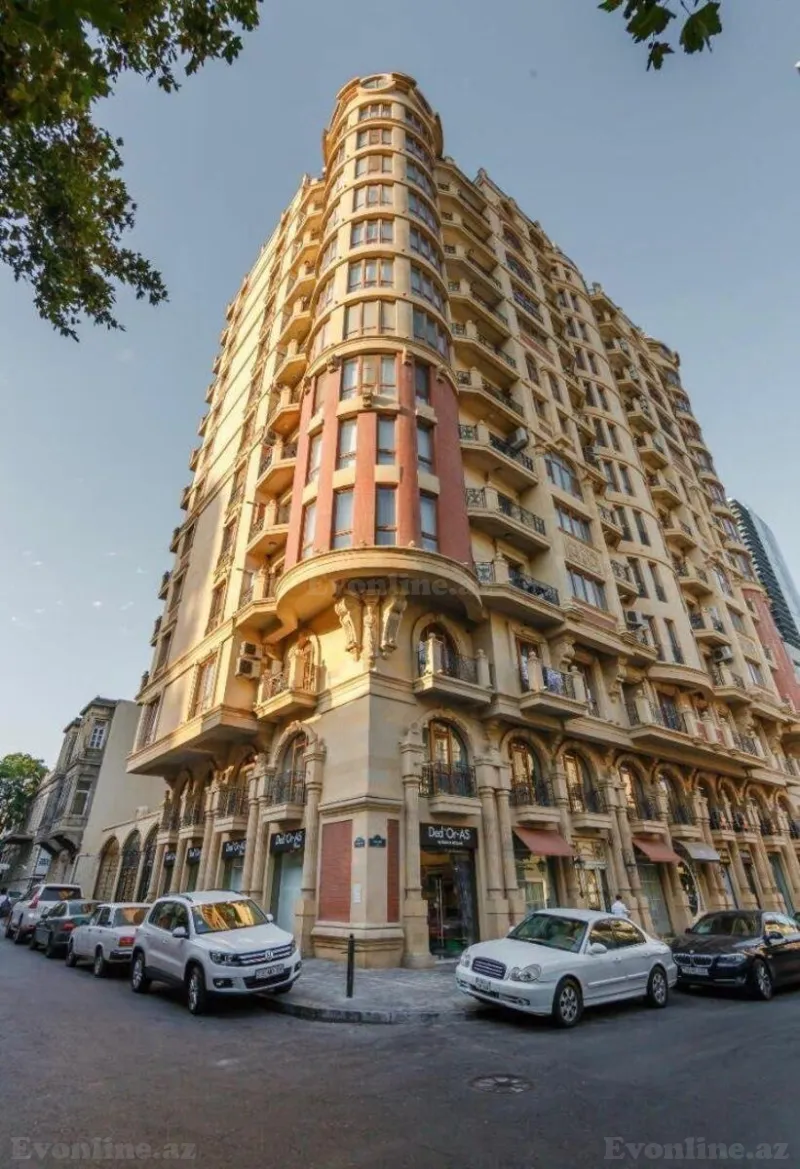 Kirayə verilir 3 otaqlı Mənzil Yeni tikili 115 m² Sahil m.