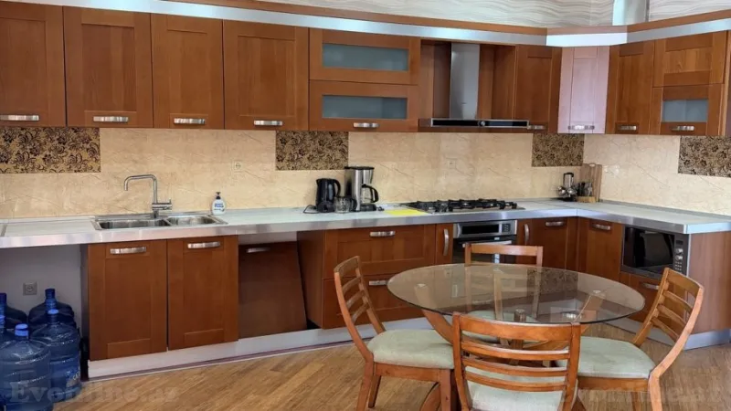 Kirayə verilir 4 otaqlı Mənzil Yeni tikili 200 m² Yasamal - şəkil 12