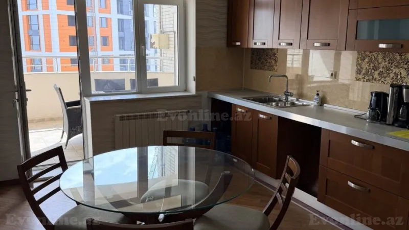 Kirayə verilir 4 otaqlı Mənzil Yeni tikili 200 m² Yasamal - şəkil 14