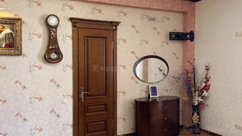 Kirayə verilir 4 otaqlı Mənzil Yeni tikili 200 m² Yasamal - şəkil 23