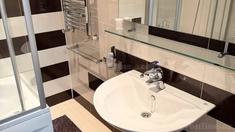 Kirayə verilir 4 otaqlı Mənzil Yeni tikili 200 m² Yasamal - şəkil 25