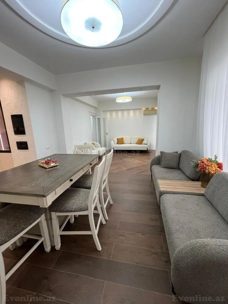 Satılır 3 otaqlı Mənzil Yeni tikili 110 m² Qara Qarayev m.