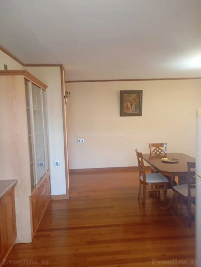 Satılır 3 otaqlı Mənzil Köhnə tikili 75 m² Sahil m.