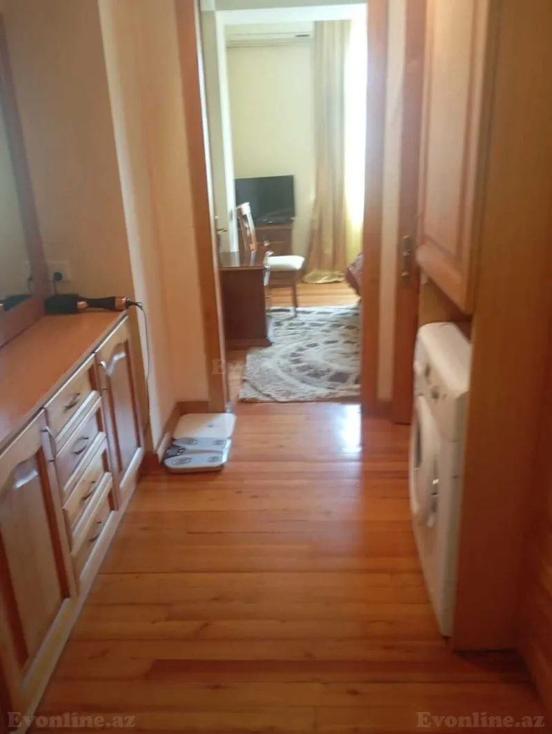 Satılır 3 otaqlı Mənzil Köhnə tikili 75 m² Sahil m. - şəkil 2