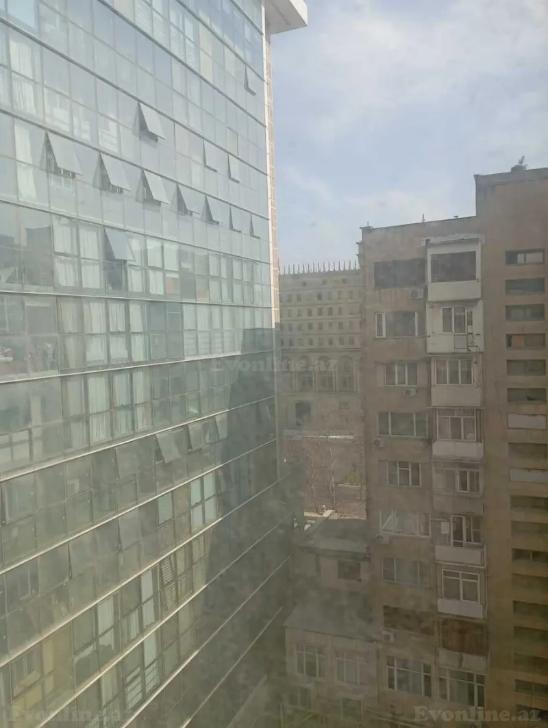 Satılır 3 otaqlı Mənzil Köhnə tikili 75 m² Sahil m. - şəkil 8