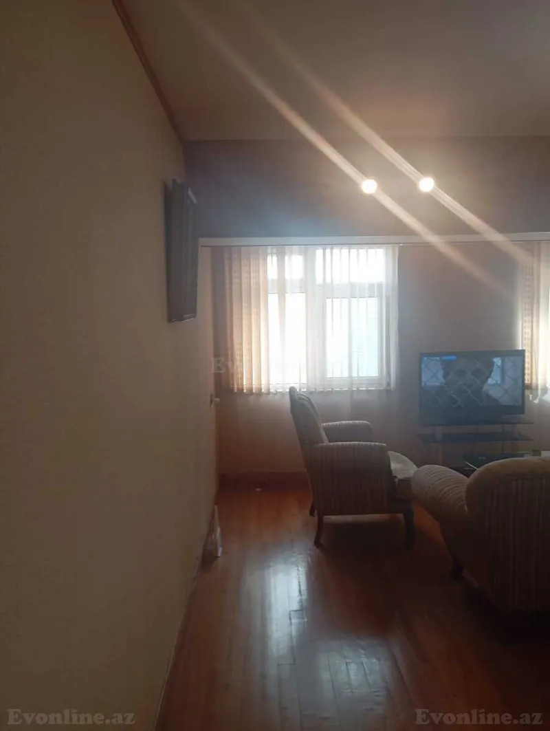 Satılır 3 otaqlı Mənzil Köhnə tikili 75 m² Sahil m. - şəkil 14
