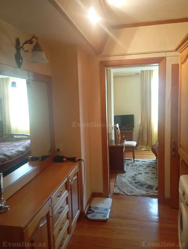 Satılır 3 otaqlı Mənzil Köhnə tikili 75 m² Sahil m. - şəkil 24