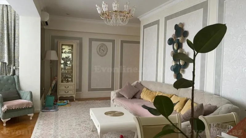 Satılır 4 otaqlı Mənzil Yeni tikili 168 m² Badamdar