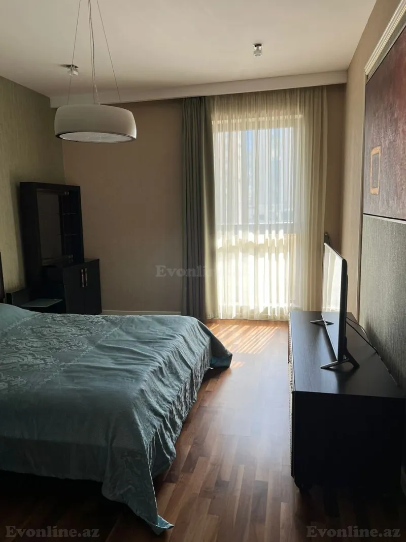 Kirayə verilir 3 otaqlı Mənzil Yeni tikili 138 m² 28 May m. - şəkil 2
