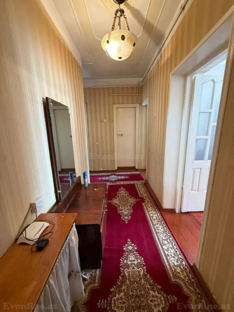 Satılır 4 otaqlı Mənzil Köhnə tikili 70 m² Biləcəri