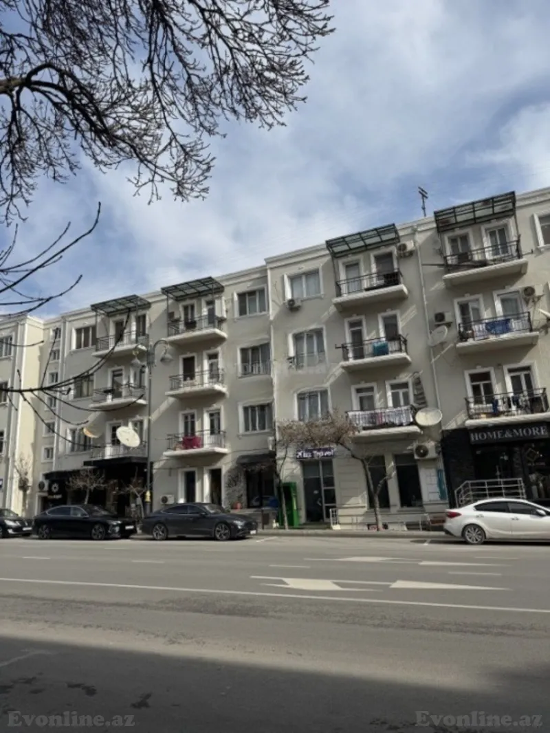 Satılır 2 otaqlı Mənzil Köhnə tikili 45 m² Nəsimi r. - şəkil 2