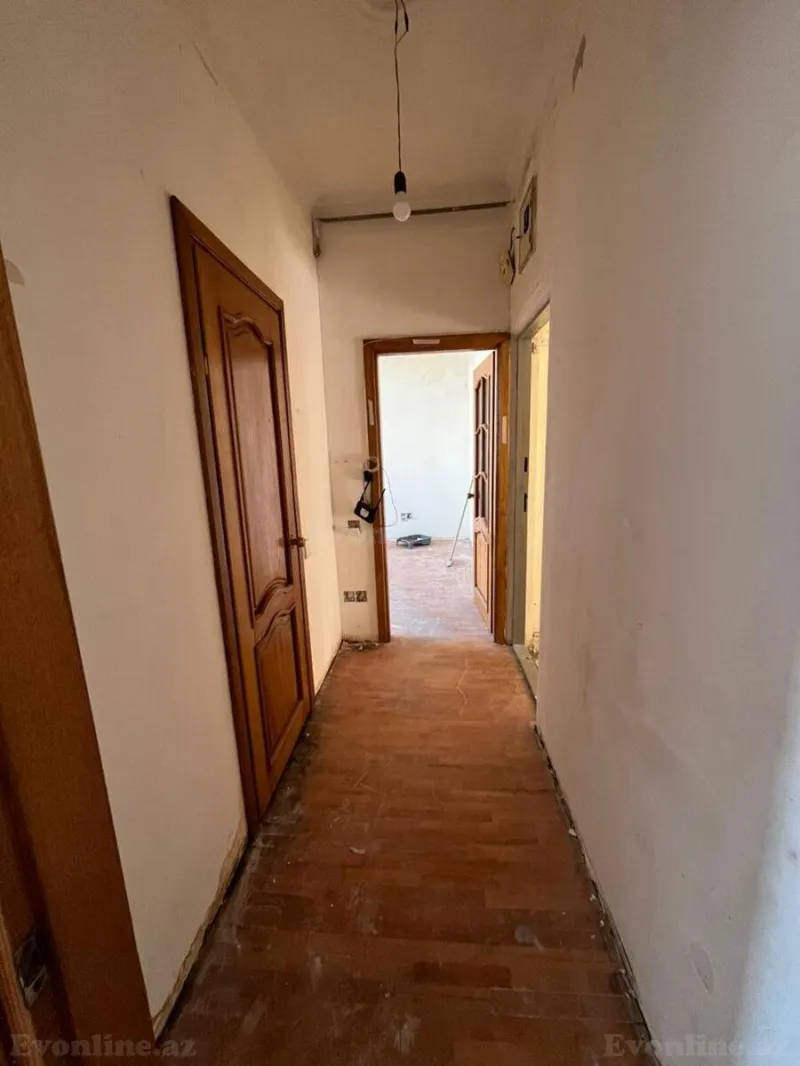 Satılır 2 otaqlı Mənzil Köhnə tikili 55 m² 4-cü mikrorayon - şəkil 8