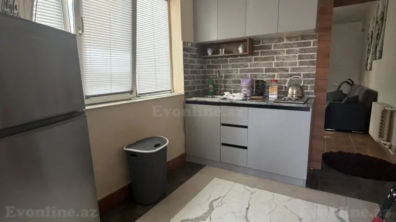 Kirayə verilir 2 otaqlı Mənzil Köhnə tikili 30 m² Bayıl - şəkil 2