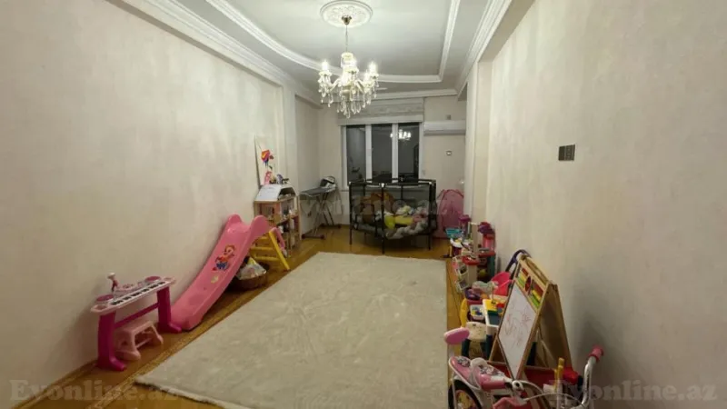 Satılır 4 otaqlı Mənzil Köhnə tikili 170 m² 6-cı mikrorayon - şəkil 9