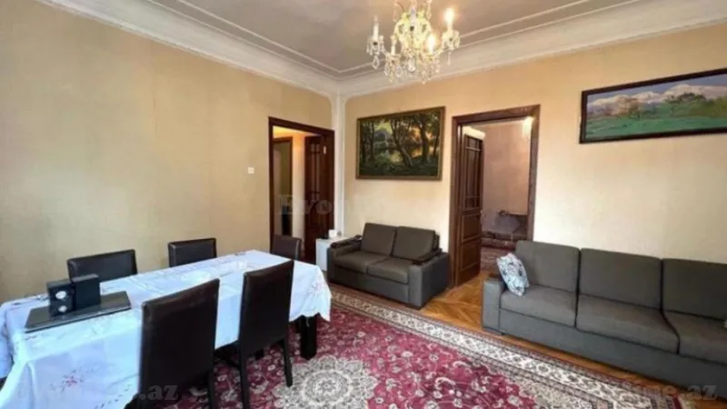 Satılır 4 otaqlı Mənzil Köhnə tikili 105 m² İçərişəhər m. - şəkil 2