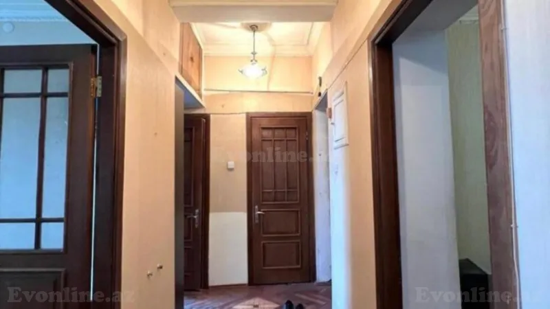 Satılır 4 otaqlı Mənzil Köhnə tikili 105 m² İçərişəhər m. - şəkil 3