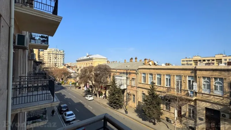 Satılır 3 otaqlı Mənzil Köhnə tikili 90 m² İçərişəhər m. - şəkil 4