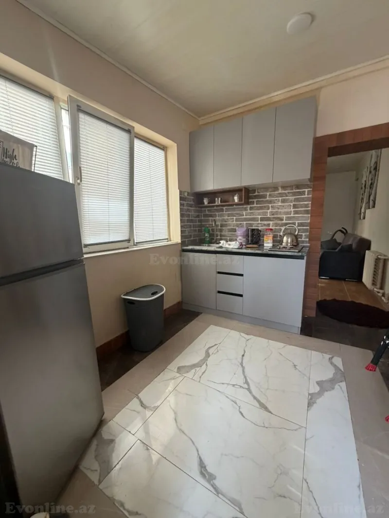 Kirayə verilir 2 otaqlı Mənzil Köhnə tikili 55 m² Bayıl - şəkil 3