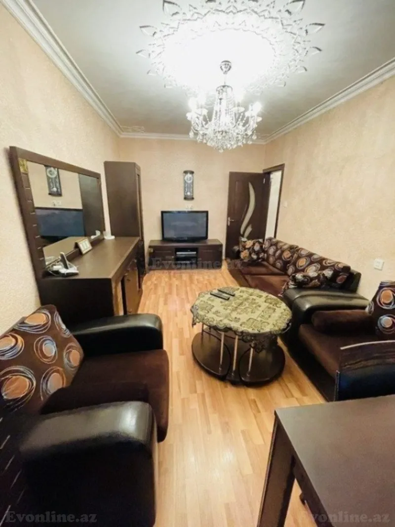 Satılır 3 otaqlı Mənzil Köhnə tikili 85 m² Yasamal r. - şəkil 2