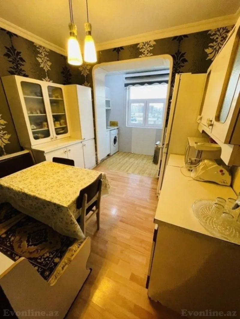 Satılır 3 otaqlı Mənzil Köhnə tikili 85 m² Yasamal r. - şəkil 5