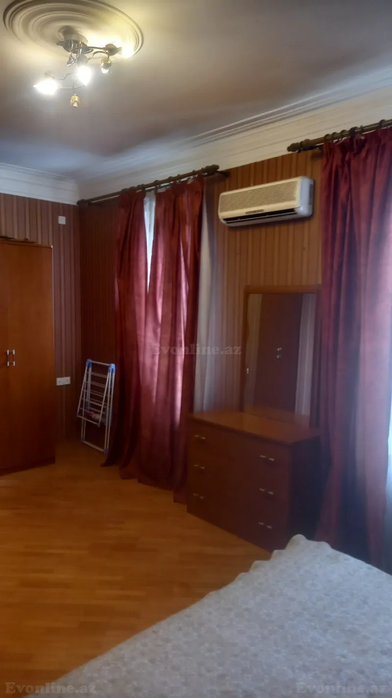 Kirayə verilir 2 otaqlı Mənzil Köhnə tikili 100 m² 28 May m.