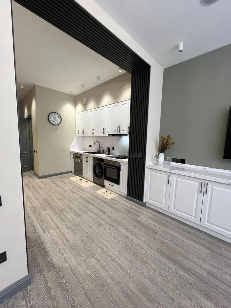 Kirayə verilir 3 otaqlı Mənzil Yeni tikili 100 m² Sahil m. - şəkil 7