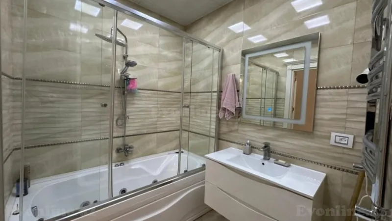 Kirayə verilir 3 otaqlı Mənzil Yeni tikili 170 m² Xətai m. - şəkil 14