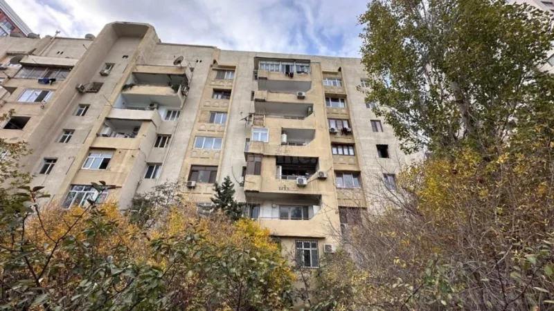 Satılır 4 otaqlı Mənzil Köhnə tikili 120 m² Xətai m. - şəkil 2