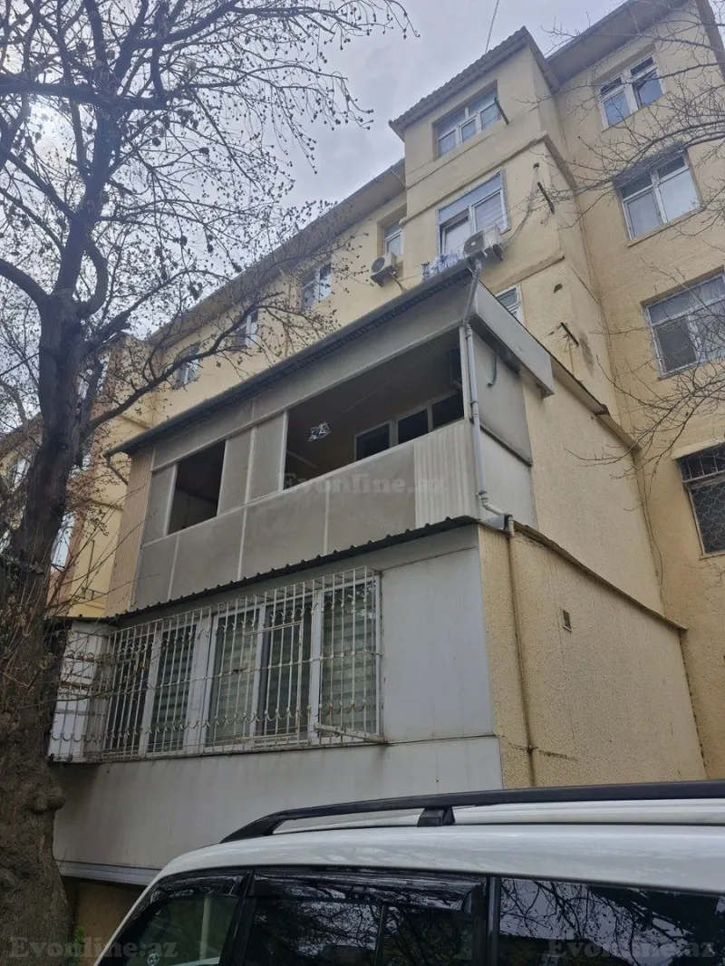 Satılır 2 otaqlı Mənzil Köhnə tikili 62 m² 7-ci mikrorayon