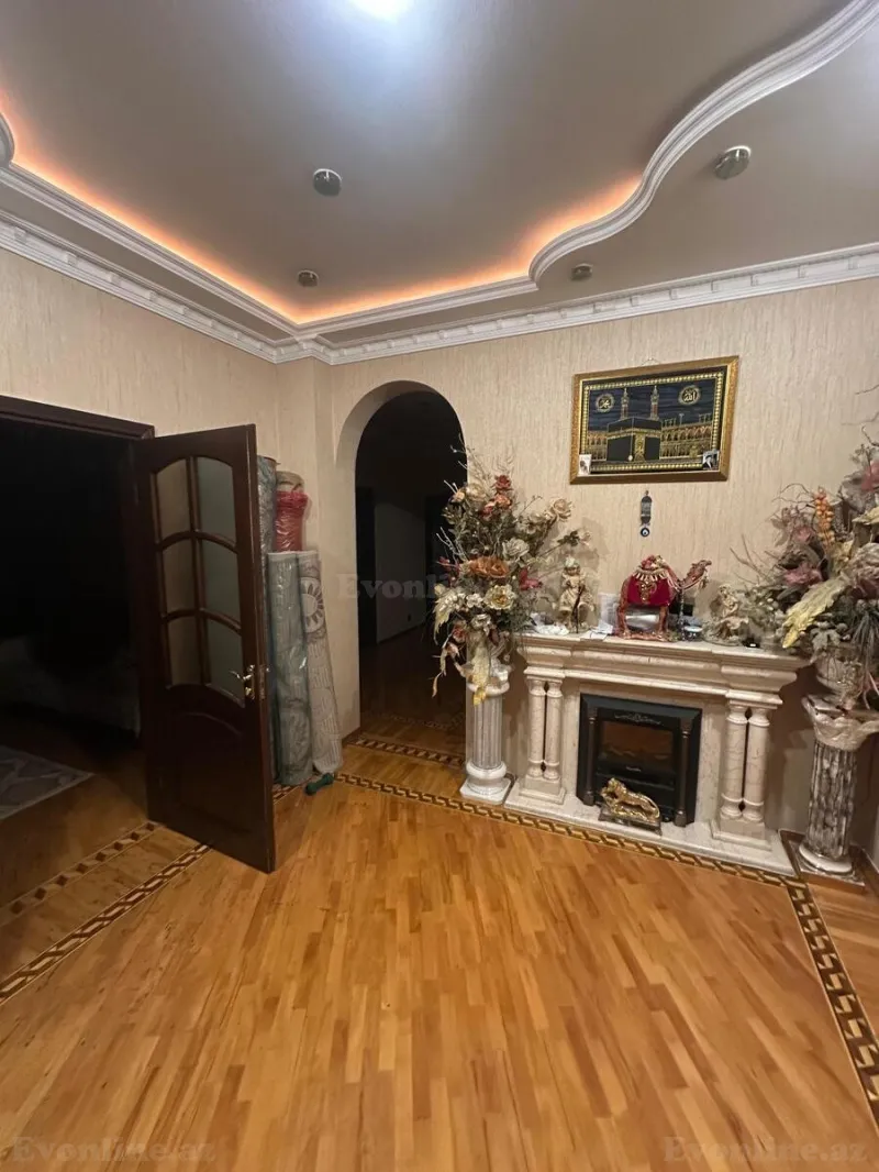 Satılır 3 otaqlı Mənzil Yeni tikili 128.8 m² 8-ci mikrorayon