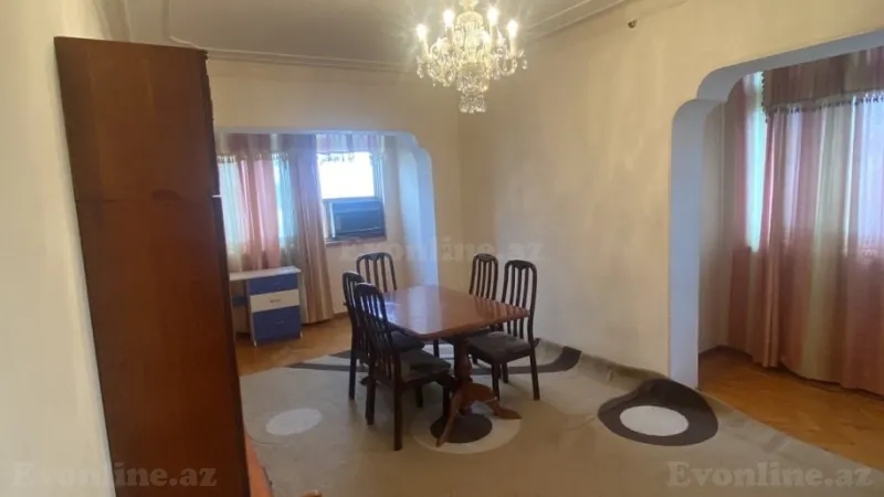 Satılır 2 otaqlı Mənzil Köhnə tikili 65 m² 6-cı mikrorayon