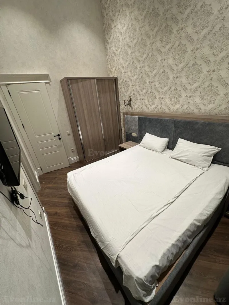 Kirayə verilir 2 otaqlı Mənzil Köhnə tikili 65 m² Sahil m.