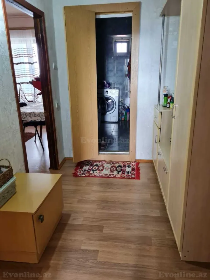 Satılır 2 otaqlı Mənzil Köhnə tikili 65 m² 8-ci mikrorayon - şəkil 3