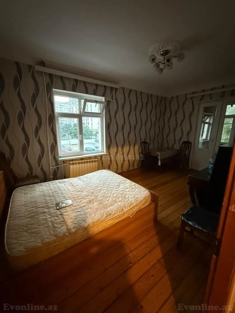 Satılır 2 otaqlı Mənzil Köhnə tikili 38 m² Neftçilər m.
