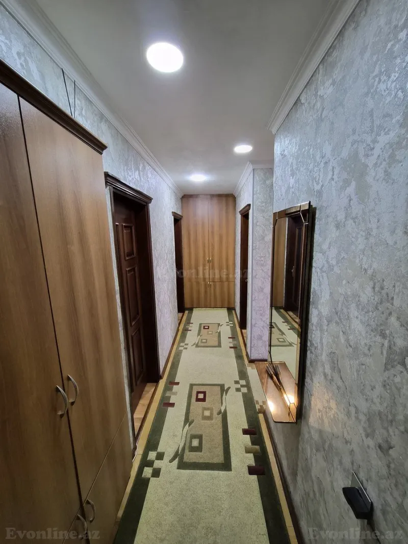 Satılır 3 otaqlı Mənzil Köhnə tikili 70 m² Azadlıq prospekti m.