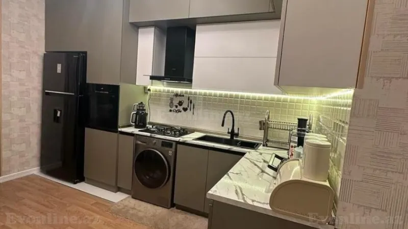 Satılır 3 otaqlı Mənzil Yeni tikili 135 m² 8 Noyabr m.