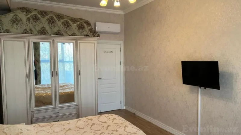 Satılır 3 otaqlı Mənzil Yeni tikili 135 m² 8 Noyabr m. - şəkil 2