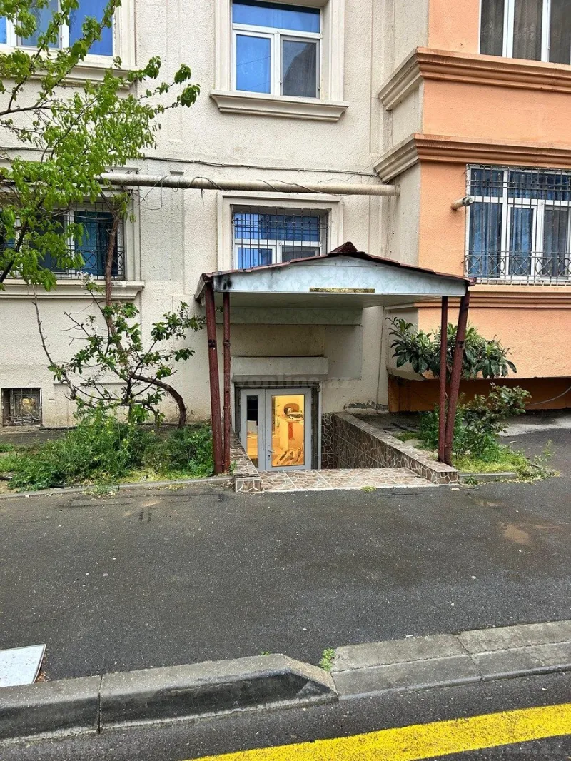 Kirayə verilir Obyekt 52 m² 9-cu mikrorayon