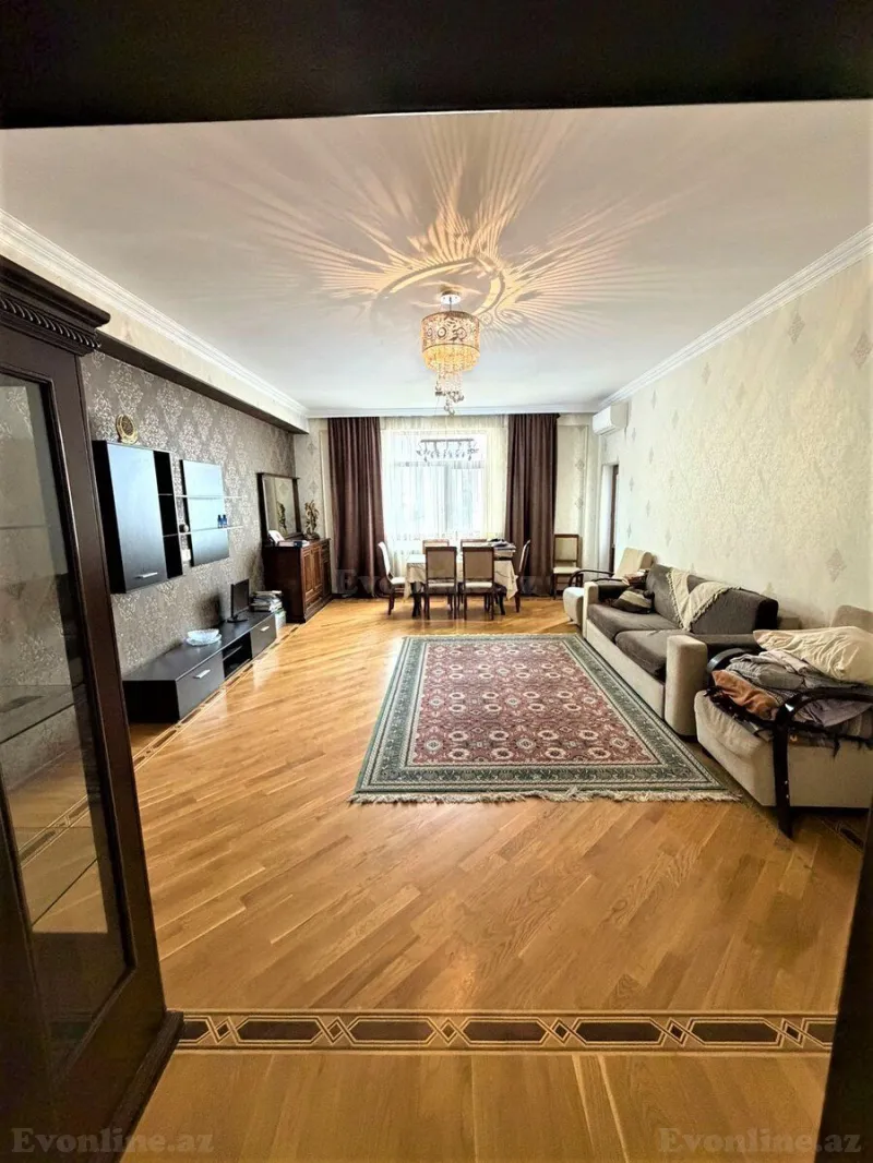 Satılır 3 otaqlı Mənzil Yeni tikili 130 m² Həzi Aslanov m.