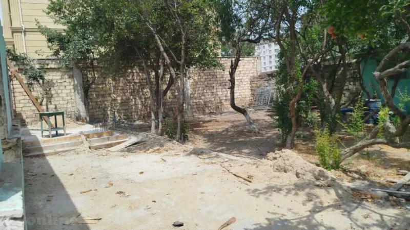 Bakı, Nizami r., Qara Qarayev m.da torpaq satılır