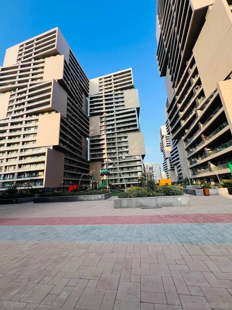Kirayə verilir 3 otaqlı Mənzil Yeni tikili 148 m² 8 Noyabr m.