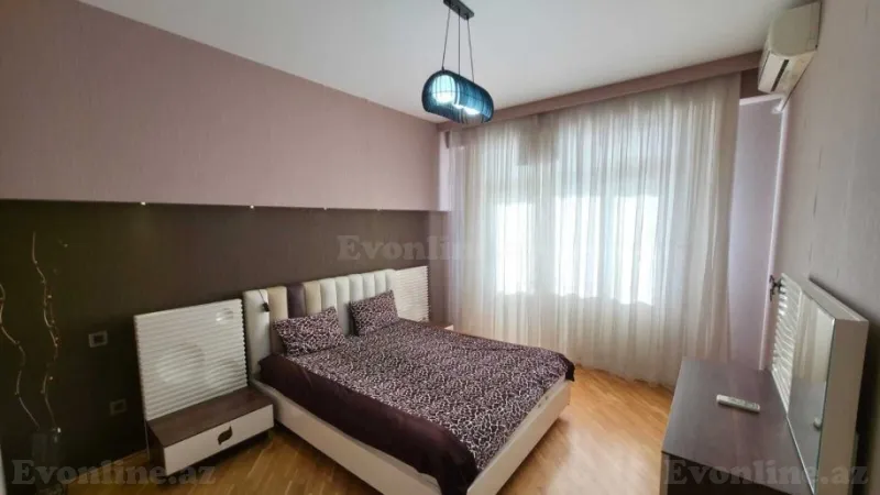 Kirayə verilir 2 otaqlı Mənzil Yeni tikili 100 m² Azadlıq prospekti m.