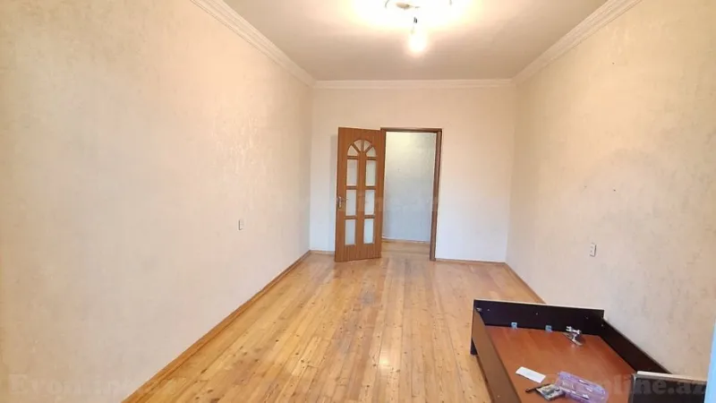 Satılır 2 otaqlı Mənzil Köhnə tikili 45 m² Yeni Yasamal