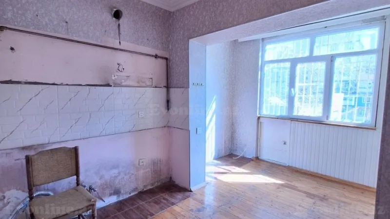 Satılır 2 otaqlı Mənzil Köhnə tikili 45 m² Yeni Yasamal - şəkil 4